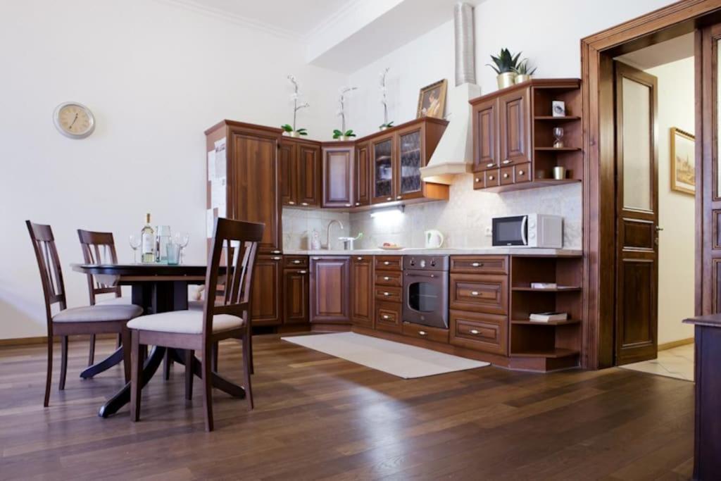 Ferienwohnung Rhythm And Style In Prague City Center Andel Exterior foto